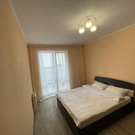Apartment Voskresenska 18 , Парковые Озера Kiev Extérieur photo