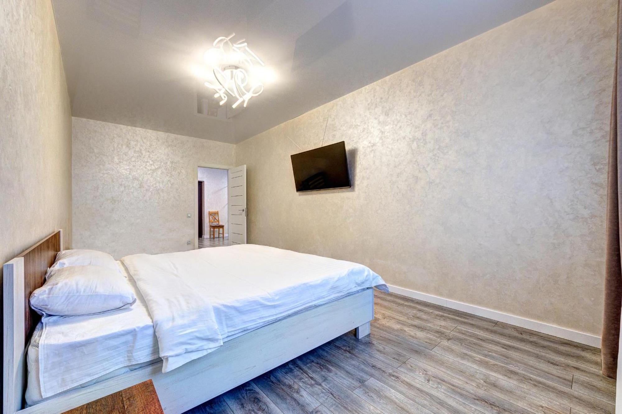 Apartment Voskresenska 18 , Парковые Озера Kiev Chambre photo