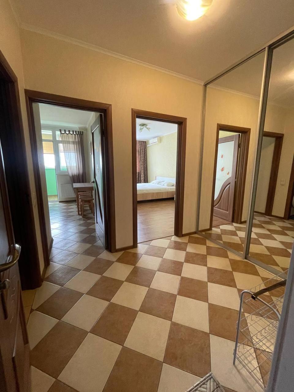 Apartment Voskresenska 18 , Парковые Озера Kiev Extérieur photo